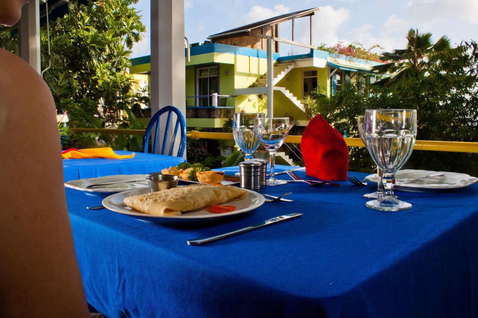 Castle Comfort Lodge Розо Екстер'єр фото